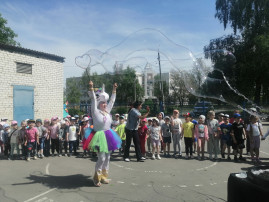 Шоу мыльных пузырей Шоу мыльных пузырей.