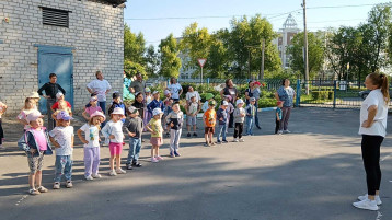 🏃♀️ Семейные эстафеты в детском саду: спорт, веселье и сплочённость! 🏃♀️ Семейные эстафеты в детском саду: спорт, веселье и сплочённость!.