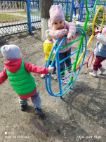 Весенняя прогулка "Звездочек" Весенняя прогулка "Звездочек".